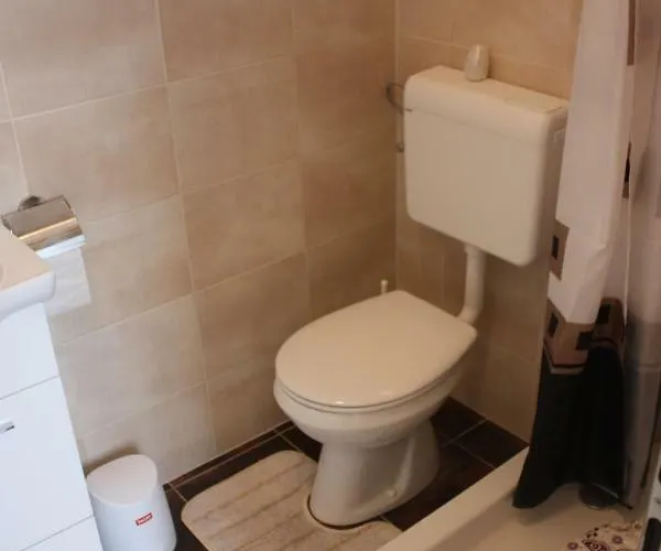 Jacqueline Apartment